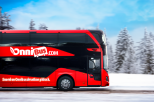 OnniBusin uusi Volvo kaksikerrosbussi. Auto tulee ajamaan OnniBus MEGA -reittejä.